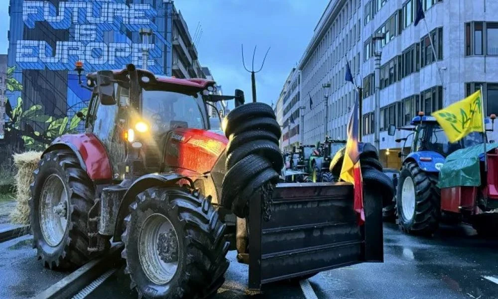 Νέες διαμαρτυρία σχεδιάζουν οι αγρότες στις Βρυξέλλες με περίπου 300 τρακτέρ
